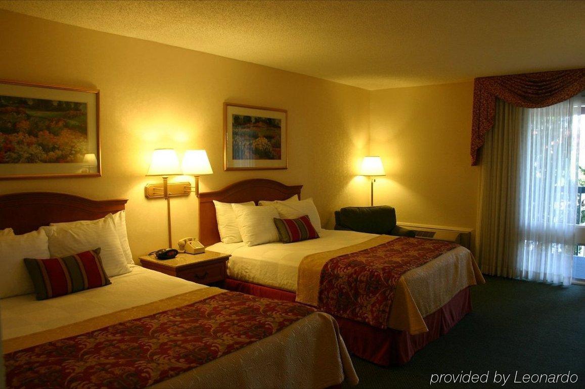 Best Western Plus A Wayfarer'S Inn & Suites Kingman Room photo